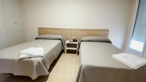 Cubillos del Sil House | Hostal Restaurante Cuatro Caminos