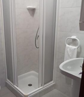 Pontedeume Hotel | Hostal San Cristobal - Pontedeume