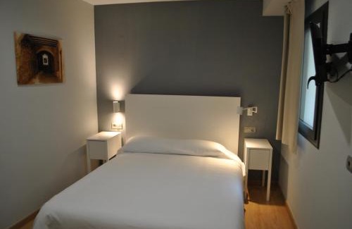 Cervera Hotel | Hostal Universitat