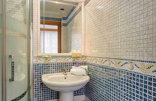 Ferrol House | Hostal Zahara