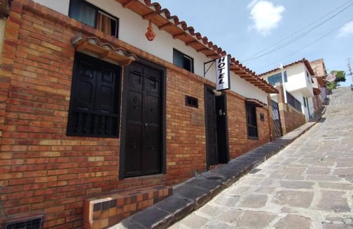 San Gil Apartment | Hostel Santander Aleman Cerca al parque Gallineral