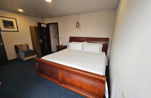 Borrero Hotel | Hosteria Santa Ana