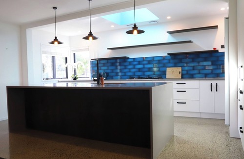 Waihi Beach House | Hosts on the Coast Hillview Hideaway