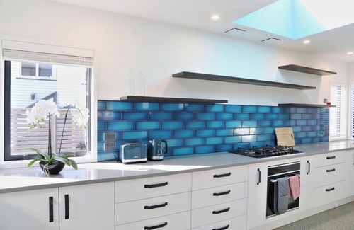 Waihi Beach House | Hosts on the Coast Hillview Hideaway