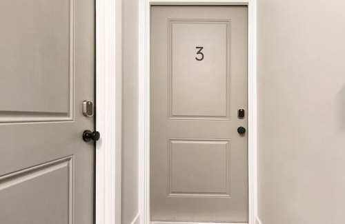 East Allegheny House | HostWise Stays - King Beds, Park Free, Great Walk Score