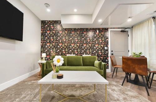 East Allegheny House | HostWise Stays - King Beds, Park Free, Great Walk Score