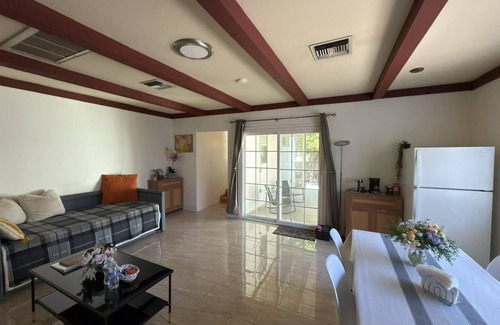 Alhambra House | Hot jacuzzi, near LA! Lovely, quiet home!