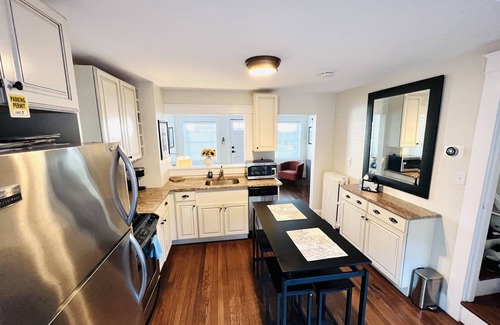 Yachting Village House | Hot Pad/Downtown Newport/Harbor View