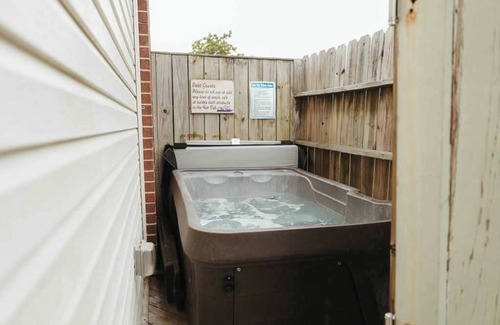 Holiday Island Cabin | Hot Tub and indoor Jetted Tub, Golfing, Lake View