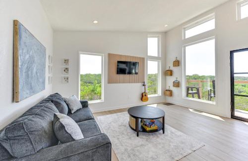 Valley Mills House | Hot Tub and Valley Views Hidden Gem in Texas