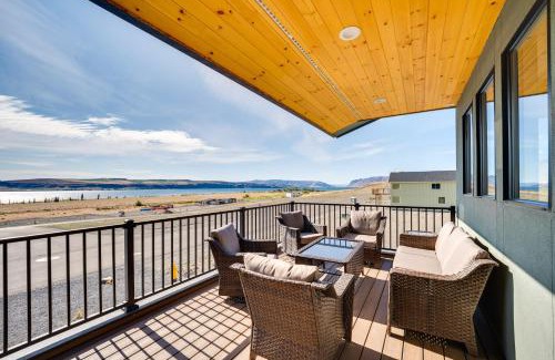Kittitas County House | Hot Tub and Water Views High-End Vantage Retreat