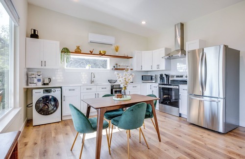 Canyon Lake Cabin | Hot Tub, Boat Ramp: Cabin Close to Canyon Lake