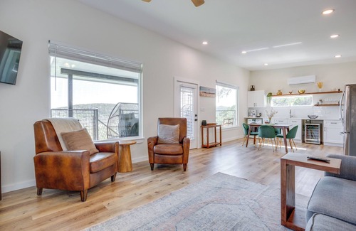 Canyon Lake Cabin | Hot Tub, Boat Ramp: Cabin Close to Canyon Lake