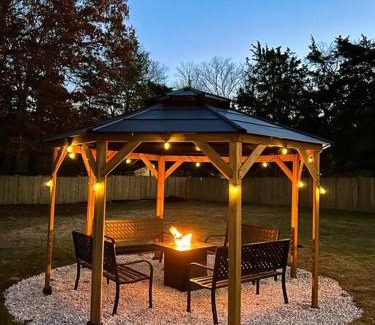 Westside Norwich House | Hot Tub & Cloud Ceiling House