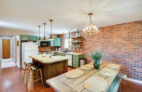 Alma Cabin | Hot Tub & Deck: Cabin Near Dtwn Alma & Breck