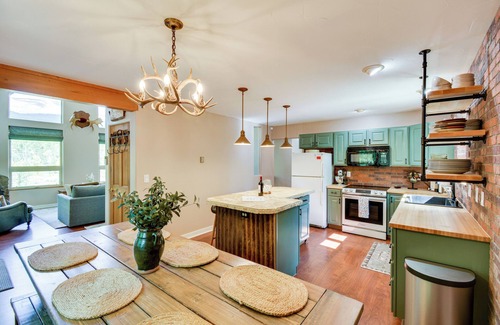 Alma Cabin | Hot Tub & Deck: Cabin Near Dtwn Alma & Breck