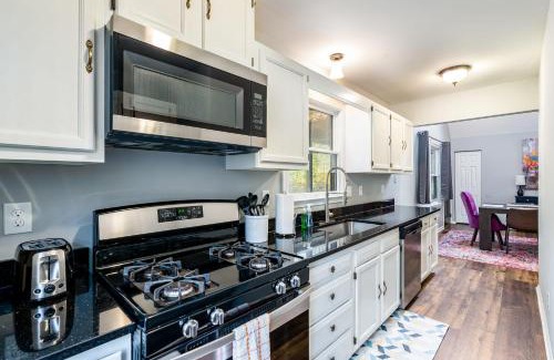 Kabletown House | Hot Tub, Deck&Grill, Game Room, WiFi at Cute Cabin