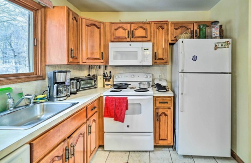 Pocono Mountain Lake Cottage | Hot Tub + Deck: Pet-friendly Poconos Getaway!