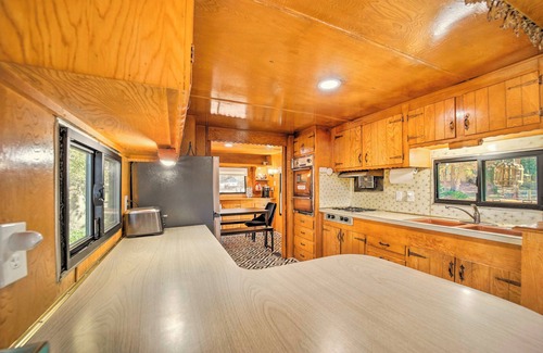 Payson Cottage | Hot Tub & Deck: Waterfront Escape in Payson!