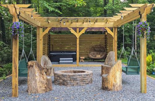 Ruby House | Hot Tub, Fire Pit and Patio A-Frame Stafford Cabin