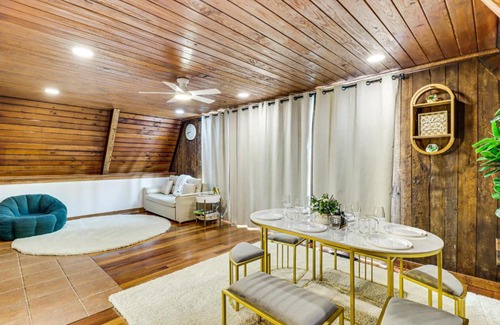 Ruby House | Hot Tub, Fire Pit and Patio A-Frame Stafford Cabin