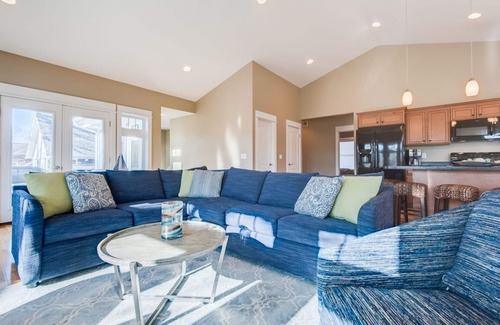 South Haven House | Hot Tub, Fire Pit, Close to Kids Corner Park & South Beach