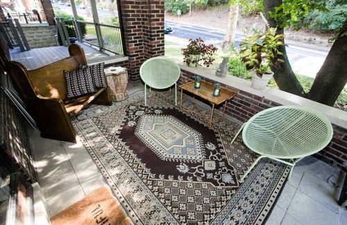 Squirrel Hill House | Hot Tub, Fire Pit, Parking ,5-Bedroom near museums, parks, Carnegie Mellon &PIT