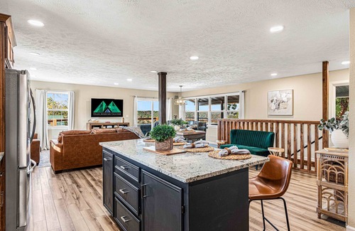 Omaha House | Hot Tub-Firepit-Bunkroom LakeView BoatSlip ThunderRidge Branson Close