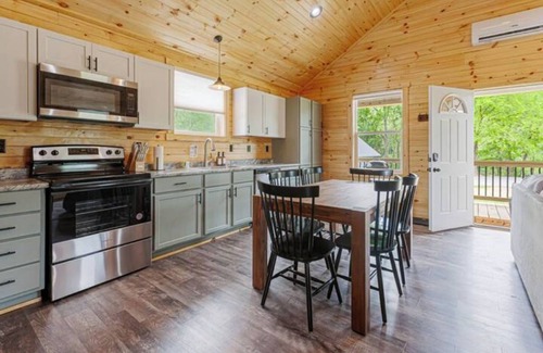 Jamestown Cabin | Hot Tub~Firepit~Riverfront~Near Lake Cumberland