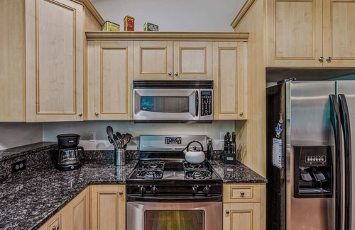 West Hartford House | Hot Tub, Fireplace, Club Access - Vale Village 11A