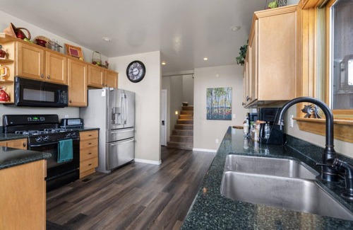 Fort Valley Cabin | Hot tub, Forest edge, fireplaces game room