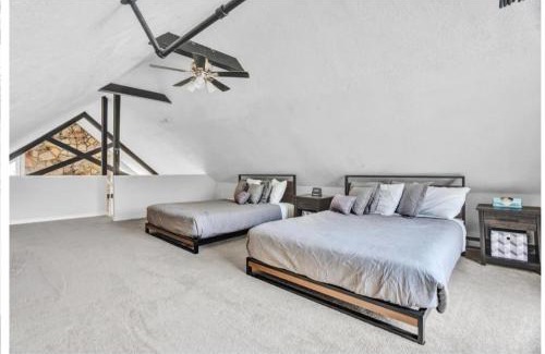 Briar Crest Woods Ski Chalet | Hot Tub, Game Room, Fire Pit, Movie Room, Beach and More!