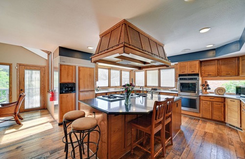 Payson House | Hot Tub + Games: Spacious Golf Retreat in Payson
