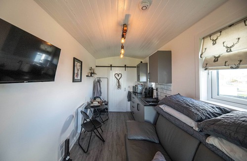 Wick Cabin | Hot Tub Haven Farr North 2