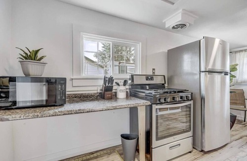Old North End House | HOT TUB I Central I Bungalow I Walking Trail