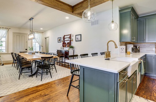 Greentown House | Hot Tub & Lake Access at Poconos Getaway!