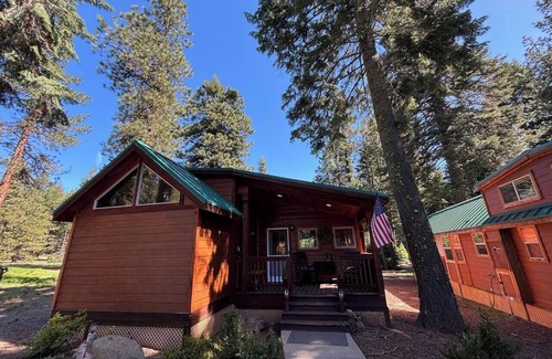 Ashland House | HOT TUB! Mountain Lake Cabin 33