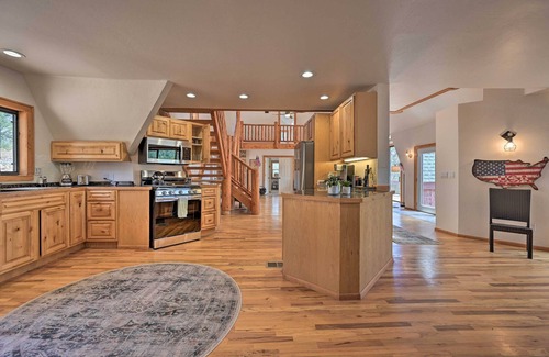 Payson Cabin | Hot Tub & Mtn View: Dog-Friendly Payson Getaway!