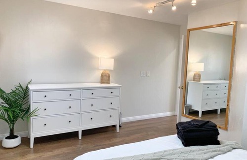 Huntington Beach House | Hot Tub . Near Freeway . Quick 2 Theme Parks/Beach