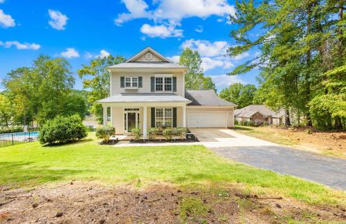 Sherrills Ford House | Hot Tub, Office, Gas Firepit, and Peaceful!
