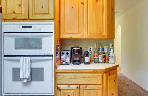 Startup House | Hot Tub: Riverfront Retreat 4 Mi to Wallace Falls