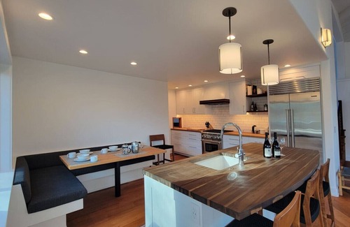 Ashland House | Hot tub | Sauna |Firepit |Sleeps 6!