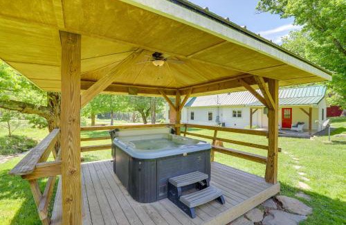Marshall House | Hot Tub Soaks and Fireside Nights! Marshall Cottage