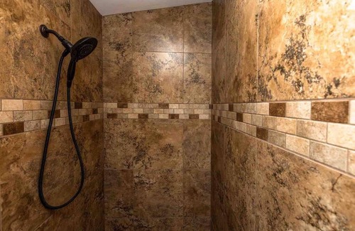 Lake Havasu City House | HOT TUB . SPACIOUS . PETS . CENTRAL . BOAT PARKING
