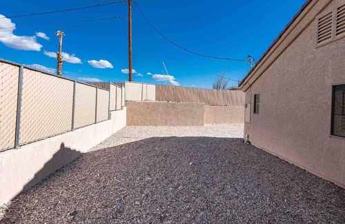 Lake Havasu City House | HOT TUB . SPACIOUS . PETS . CENTRAL . BOAT PARKING