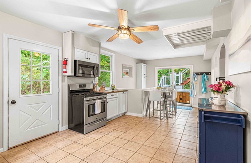 East Homer House | Hot Tub *Theater Rm *Fireplace *Mins to 3 Ski Mtns