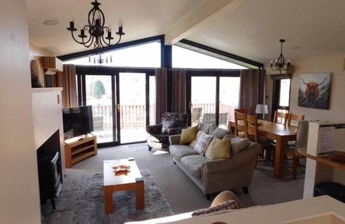 Liverton Cabin | Hot Tub Tranquil Lodge Retreat in Newton Abbot