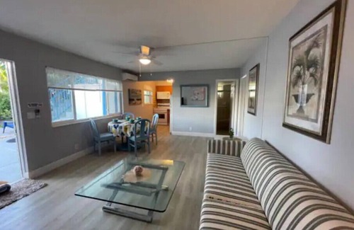 Palm Beach Shores Condo | Hot Tub, Walk to Beach, Snorkeling, Surfing
