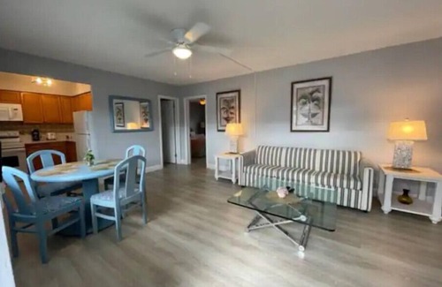 Palm Beach Shores Condo | Hot Tub, Walk to Beach, Snorkeling, Surfing
