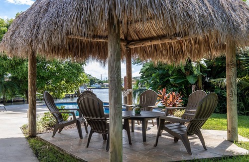 North Central Hollywood House | HOT TUB! Waterfront, Pool, Paddle-Boards